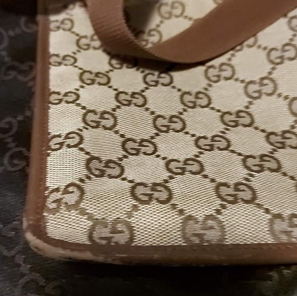 Authentic Gucci Messenger Bag - Picture 3 of 10